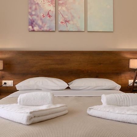Moírai Olympic Hotel מראה חיצוני תמונה
